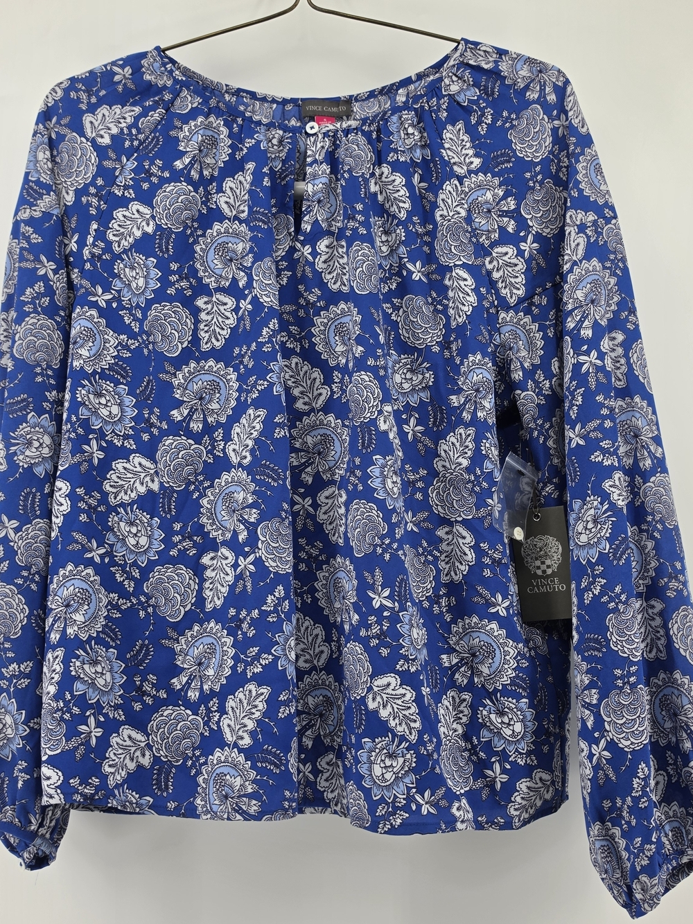 NWT Vince Camuto Blue Floral Long Sleeve Keyhole Blouse - Small